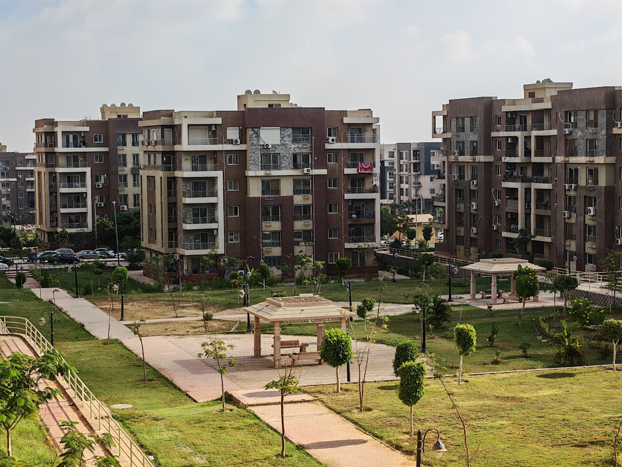 Nowoczesne osiedla wspierają dobre relacje sąsiedzkie – dlaczego żyje się w nich lepiej?